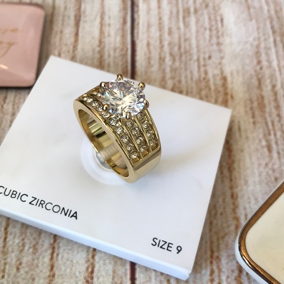 ✨Gold Tone Crystal Cubic Zirconia Triple Row Ring - Picture 5 of 6